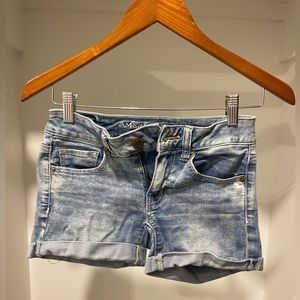 Comfy American Eagle ‘Midi’ Jean Shorts